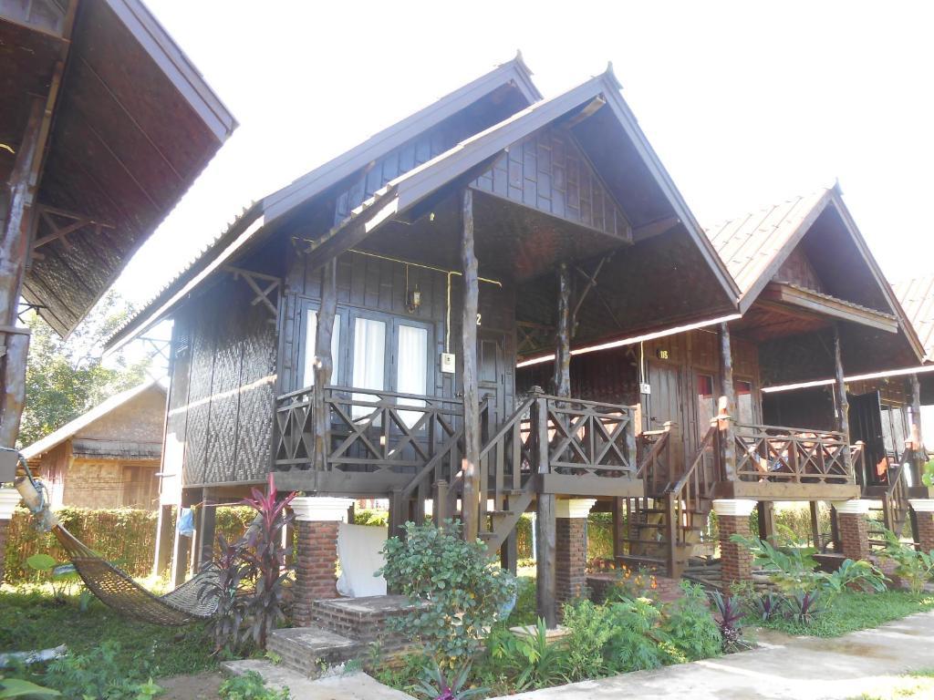 Cliff View Bungalows Vang Vieng Bagian luar foto