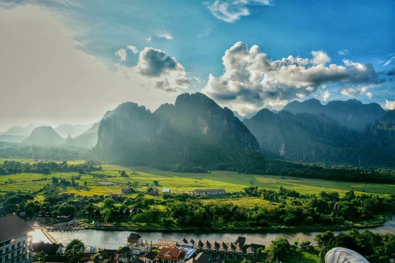 Cliff View Bungalows Vang Vieng Bagian luar foto