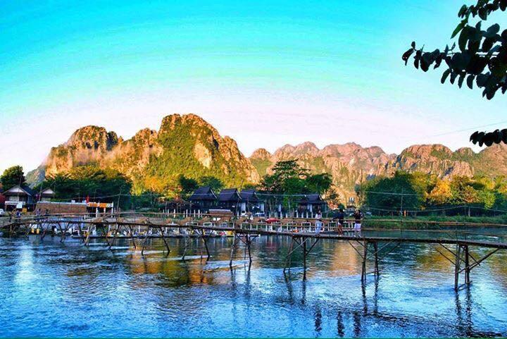 Cliff View Bungalows Vang Vieng Bagian luar foto