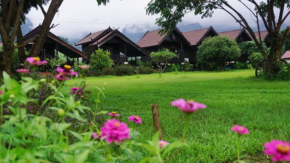 Cliff View Bungalows Vang Vieng Bagian luar foto