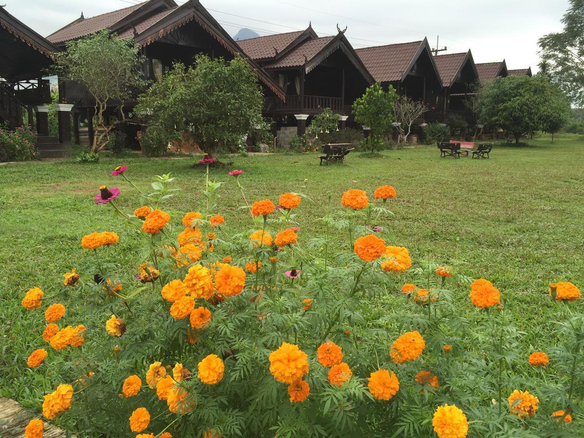 Cliff View Bungalows Vang Vieng Bagian luar foto