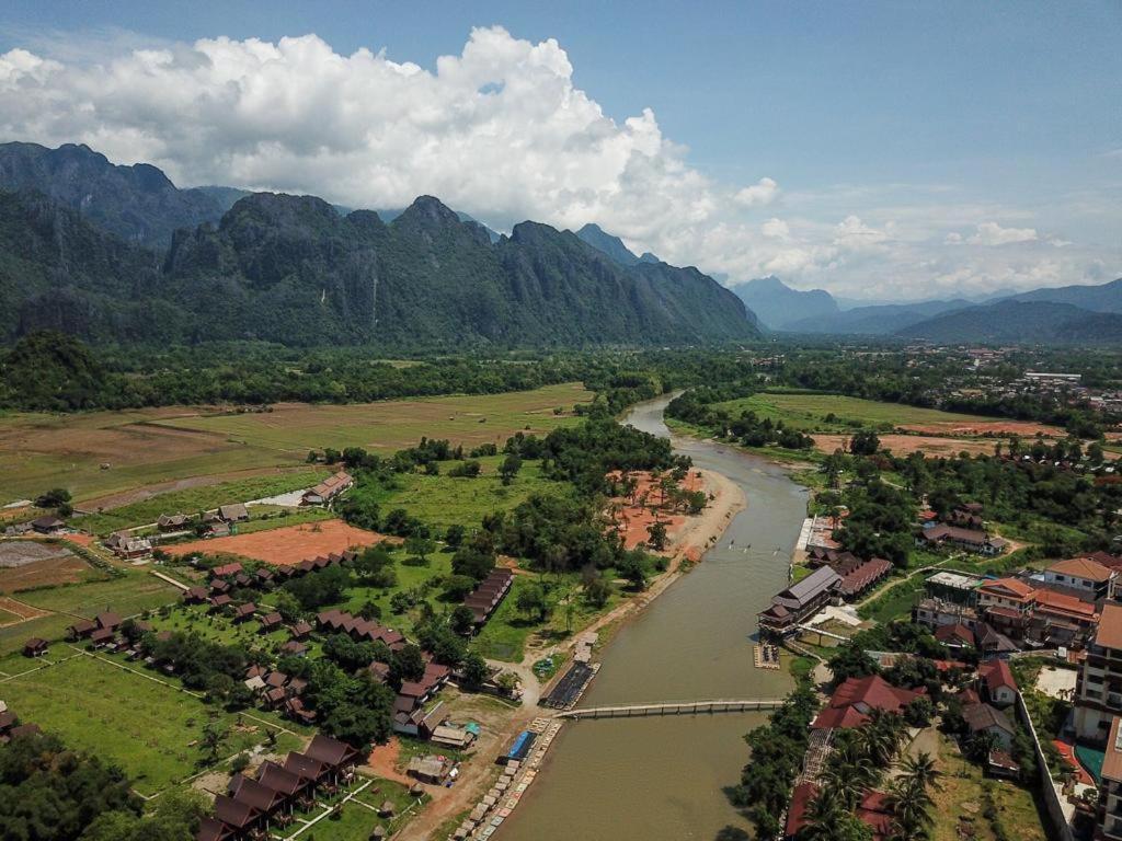 Cliff View Bungalows Vang Vieng Bagian luar foto