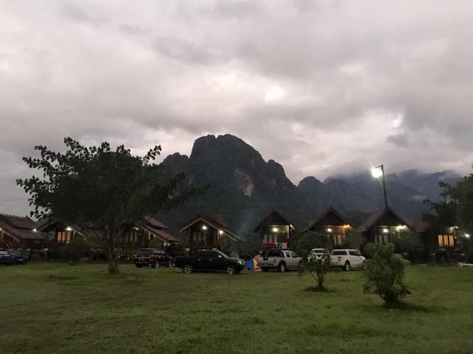 Cliff View Bungalows Vang Vieng Bagian luar foto