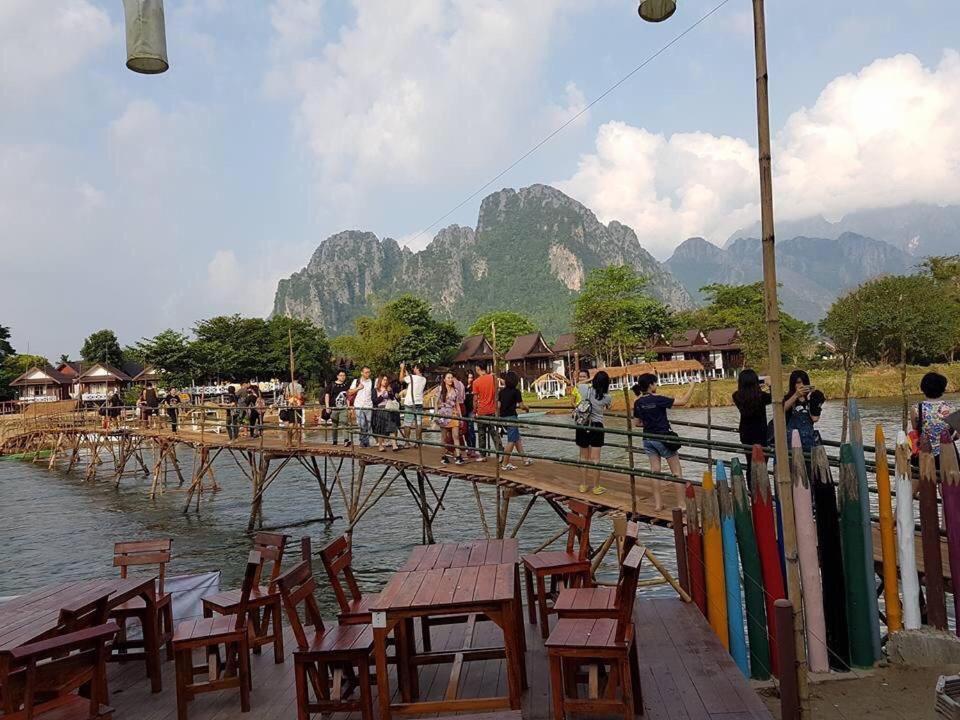 Cliff View Bungalows Vang Vieng Bagian luar foto